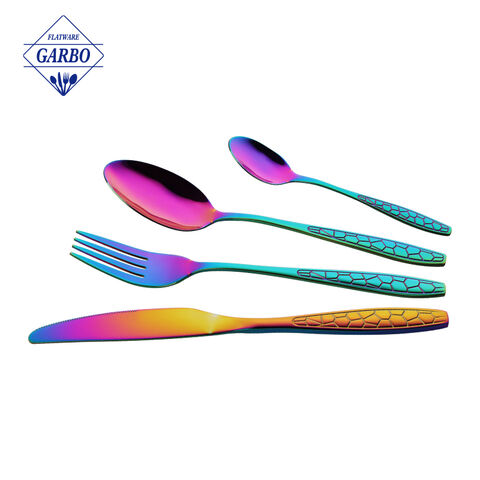 Gradually change color embossed design golden flatware set