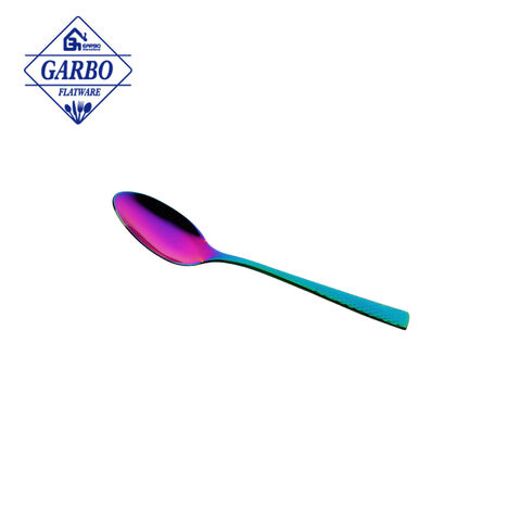 Cuchara de cena color arco iris plateada PVD de alta calidad directa de fábrica para alimentos