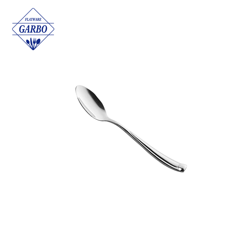 Cucchiaio da dessert in acciaio inossidabile argento pieno di alta qualità in acciaio inossidabile. Vendita calda europea e americana