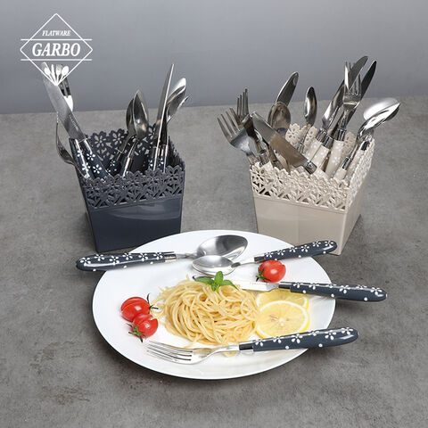 مجموعة أدوات مائدة من الفولاذ المقاوم للصدأ مكونة من 24 قطعة من أعلى مبيعات أمازون مع مجموعة أدوات مائدة بمقبض بلاستيكي