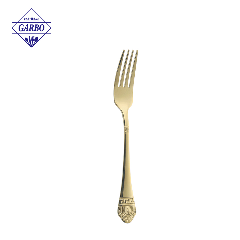Eco-friendly China Wholesale 4 PCS Ion Plating Gold Color Stainless Steel Cutlery Set