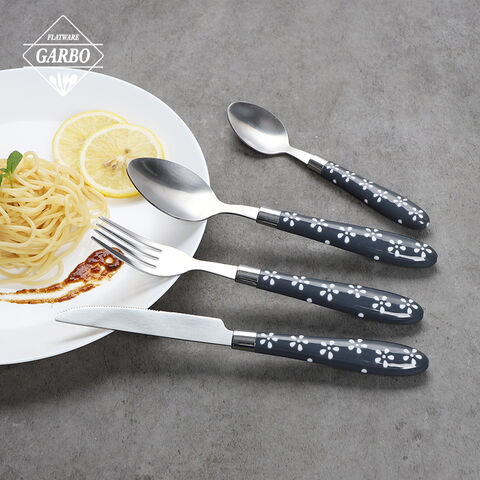 China supplier 410ss cutlery sets na may plastic handle