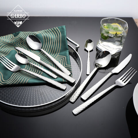 China Factory Hammer Embossed Handle Mirror Stainless Steel Cutlery Set
