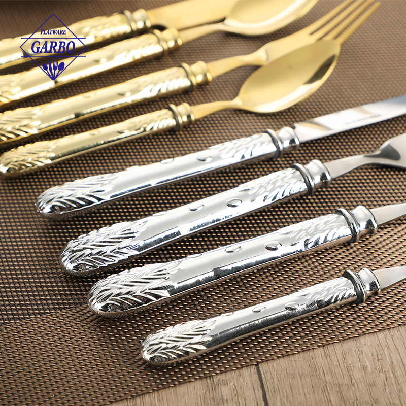 Stainless Cutlery Set With Silver Color Handles Comfortable to Hold