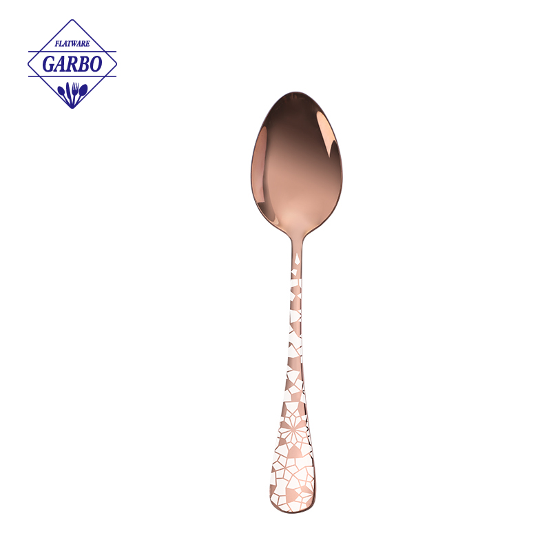 Manufacturer PVD Rose Golden Cutlery Set with Creative Laser Design