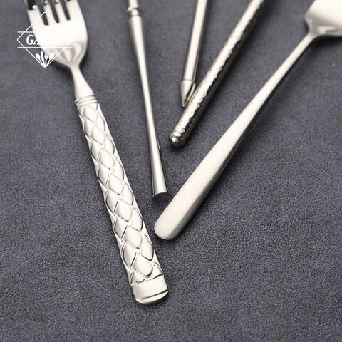 China supplier dinner spoon with engraved handle 