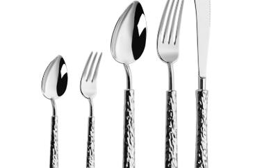 A Textured Luxury Cutlery Design That Won Over the Korean Market