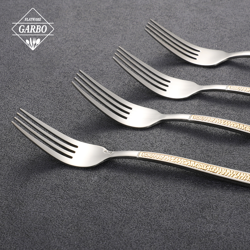 Middle East Hot Selling Stainless Steel Cutlery Set with Stand, Gold Pattern Handles