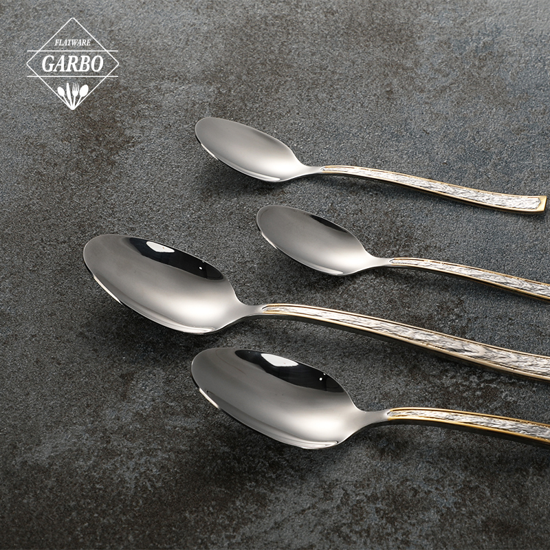 Wholesale Hammer Pattern 3mm Thick Gold Plating Cutlery Set with Holder