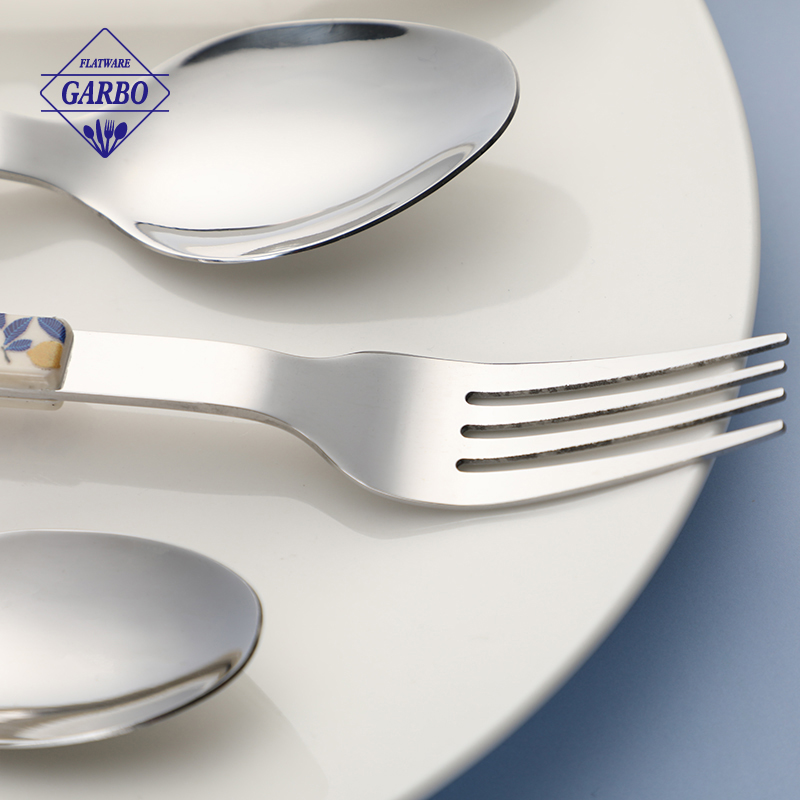 Latest Lemon Design Stainless Steel Cutlery Set with Plastic Handle