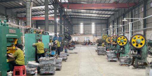 How Garbo's Factory Produces Millions of Stainless Steel Cutlery